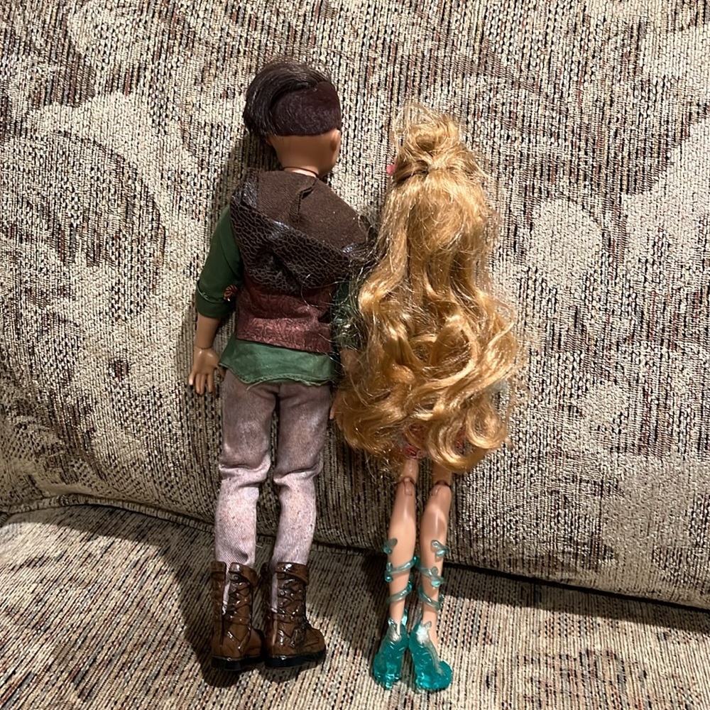 Mattel Ever After High Ashlynn Ella and Hunter Huntsman Fashion Doll, 2-Pack - Picture 9 of 16